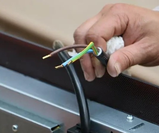 kiem tra nguon dien bep tu